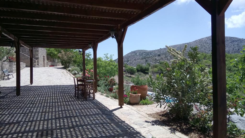 Arodamos Guesthouse Krousonas  Bagian luar foto